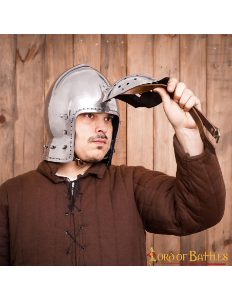 Basinette prête au combat avec...