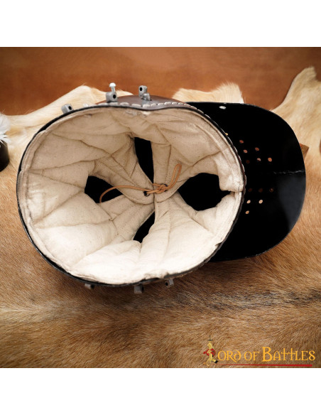 Basinette médiévale avec visière, fin...