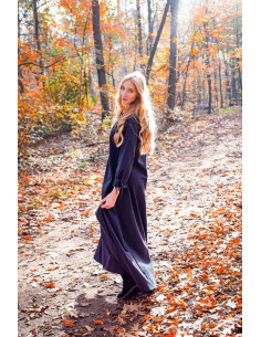Robe médiévale femme longue noire 2