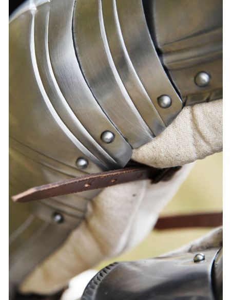 Paire de brassards gothiques...