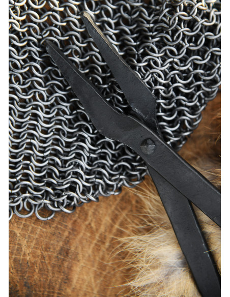 Pince forgée médiévale (27 cm.)