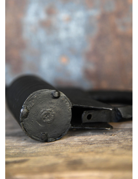 Cadenas médiéval en fer forgé (11x4 cm.)