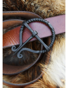 Boucle de ceinture médiévale en fer forgé (9x7,5 cm.) 2