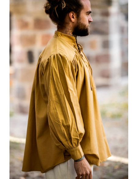 Chemise médiévale à col haut et...