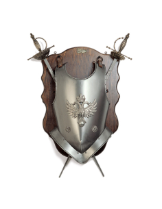Panoplie en bois avec épées et cuirasse d'aigle