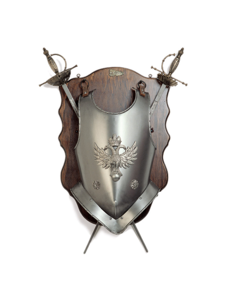 Panoplie en bois avec épées et...