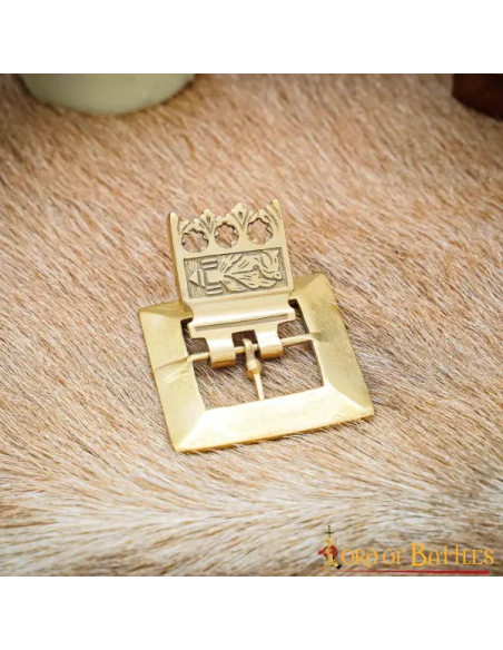 Boucle en laiton massif du XVème...