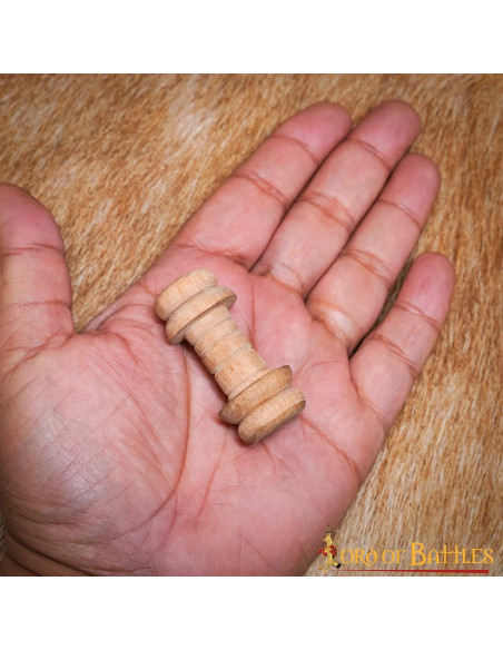 Petite bobine pour fils (4,7 cm.)