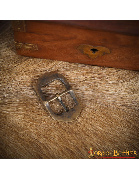 Ensemble de 3 boucles médiévales au...