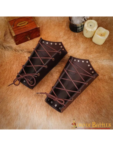 Brassards médiévaux en cuir symbole...