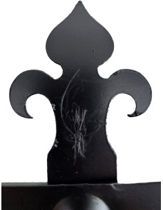 Cintre médiéval en fer forgé avec 3 crochets (60x18 cm.)... 2