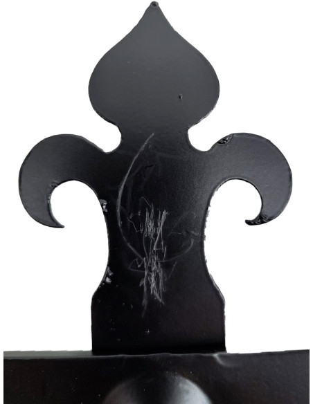 Cintre médiéval en fer forgé avec 3...