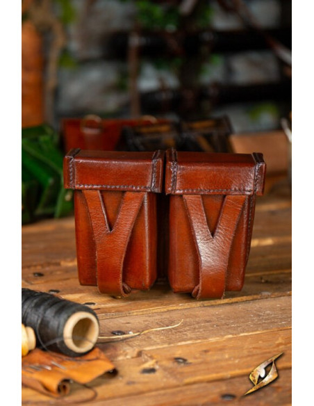 Sac ceinture médiéval en cuir rigide...