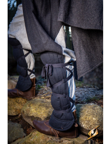 Grèves médiévales rembourrées, noires