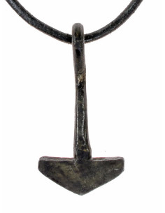 Pendentif Marteau de Thor en fer par Adelsö 2
