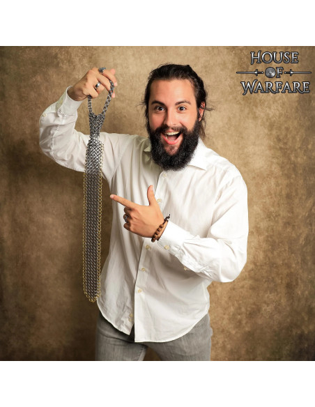 Cravate en cotte de maille avec...