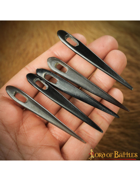 Lot de 5 aiguilles en corne de Viking...