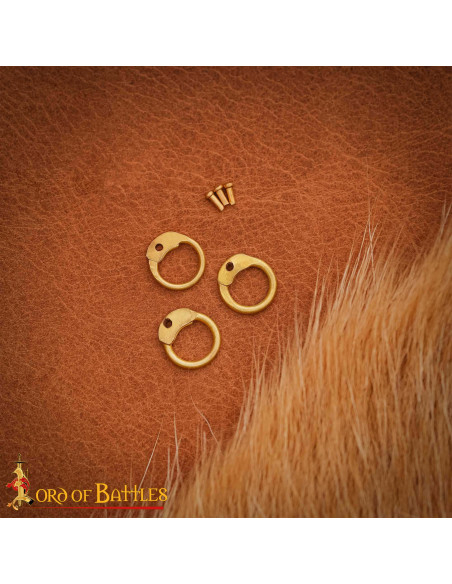 Anneaux ronds en laiton avec rivets...