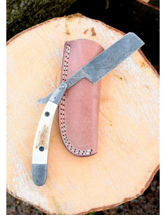 Rasoir en acier damas avec étui en cuir (23 cm.)