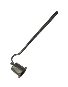 Éteignoir médiéval en fer forgé