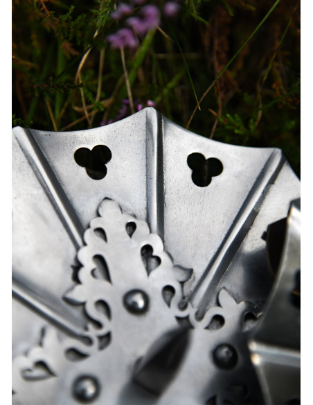 Paire de Besagues gothiques en acier,...