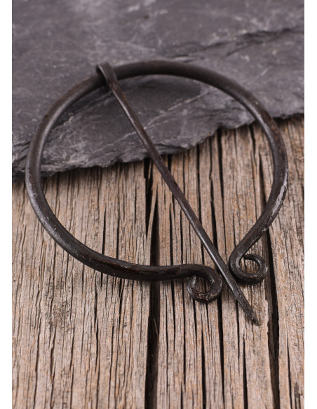 Modèle tressé de fibule médiévale...