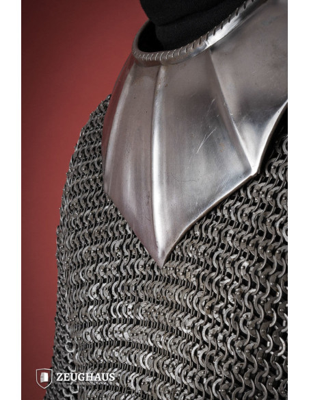 Gorgerin médiéval à écailles en acier...