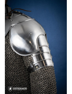 Paire d'épaulettes de chevalier médiéval, acier poli