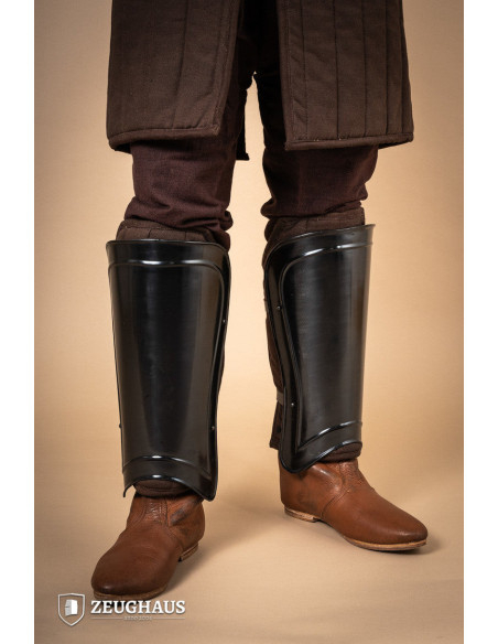 Grèves de guerrier médiéval en acier...