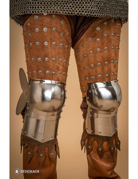 Armure de jambe médiévale en cuir et...