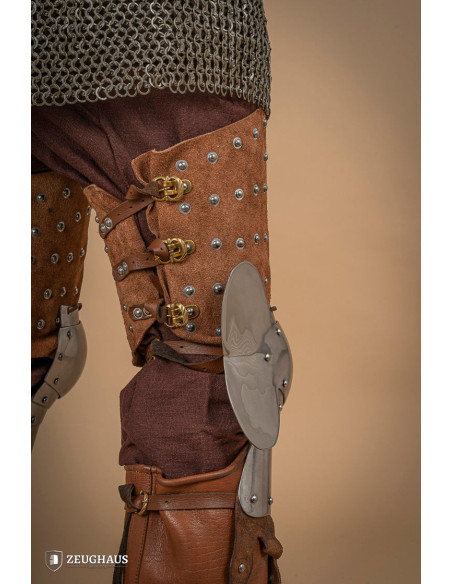 Armure de jambe médiévale en cuir et...