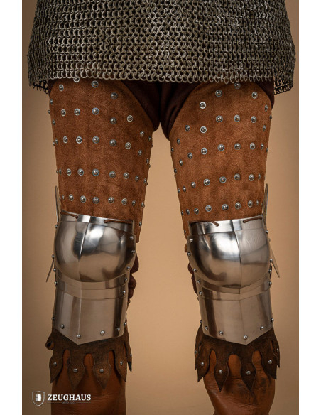 Armure de jambe médiévale en cuir et...