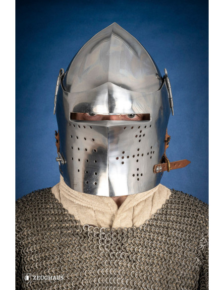 Bassin médiéval en acier avec serrure...