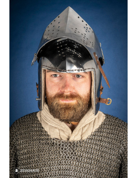 Bassin médiéval en acier avec serrure...