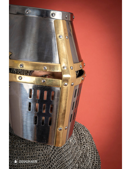 Grand Heaume des Croisés, croix en... Grand Heaume des Croisés, croix en...