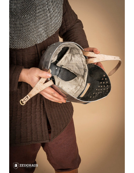 Casque Spangenhelm avec visière (2 mm.)