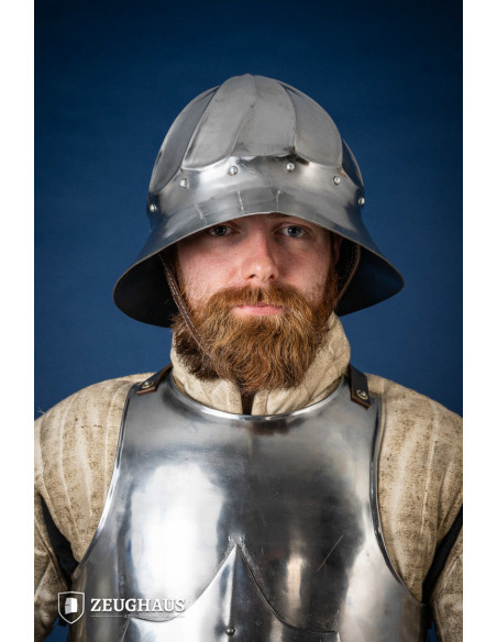 Casque Kettle Bourgogne, acier poli...