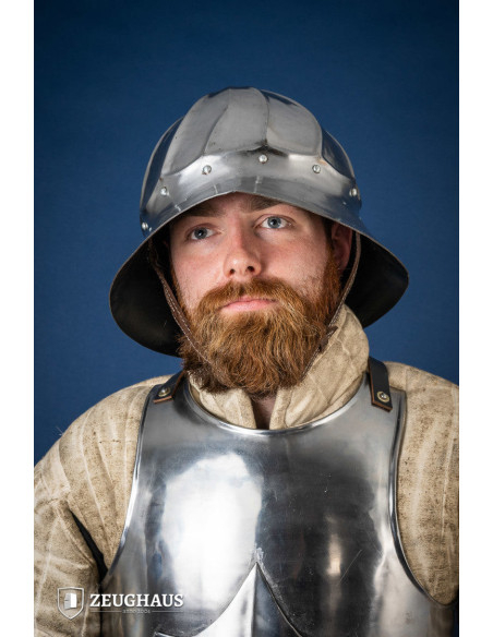 Casque Kettle Bourgogne, acier poli...