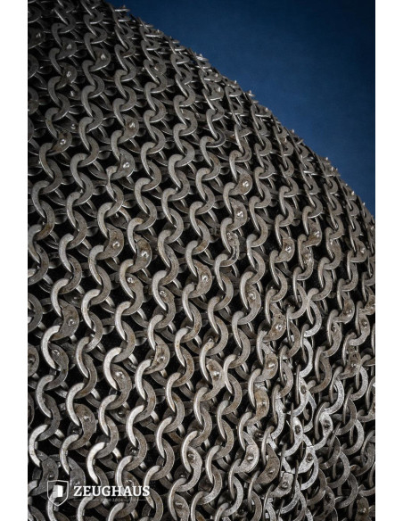 Anneau riveté en cotte de mailles...