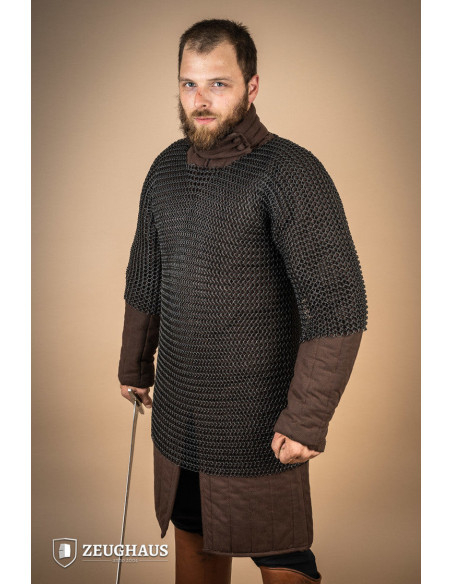 Cotte de mailles en acier bruni...