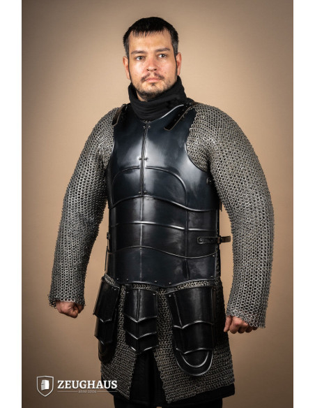 Cuirasse médiévale en acier doux...