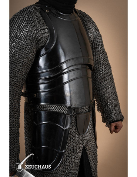 Cuirasse de guerrier médiéval avec...