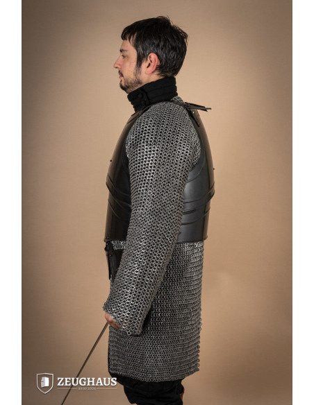 Cuirasse de guerrier médiéval avec...