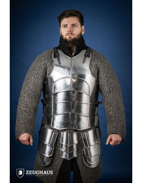Cuirasse médiévale à lanières, modèle...