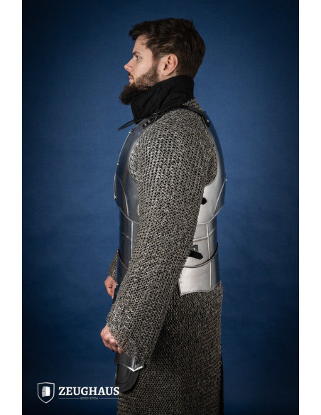 Cuirasse médiévale à lanières, modèle...