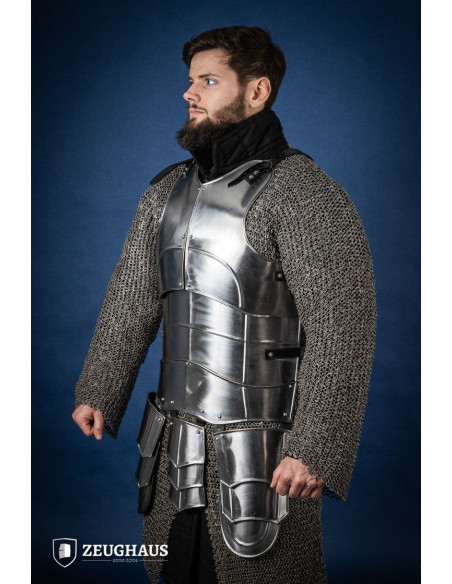 Cuirasse médiévale à lanières, modèle...