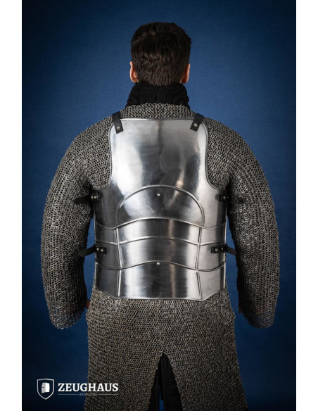 Cuirasse médiévale à lanières, modèle...