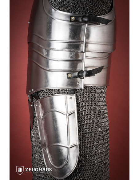 Cuirasse de guerrier médiéval avec...