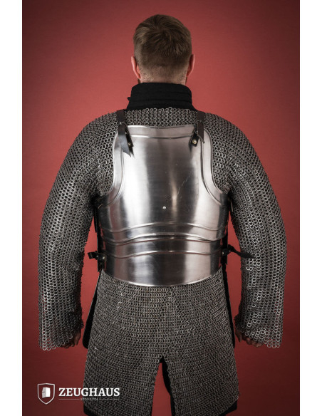 Cuirasse de guerrier médiéval avec...