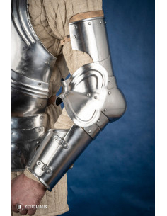 Armes médiévales Années 1450-1550, acier poli (1,6 mm.)